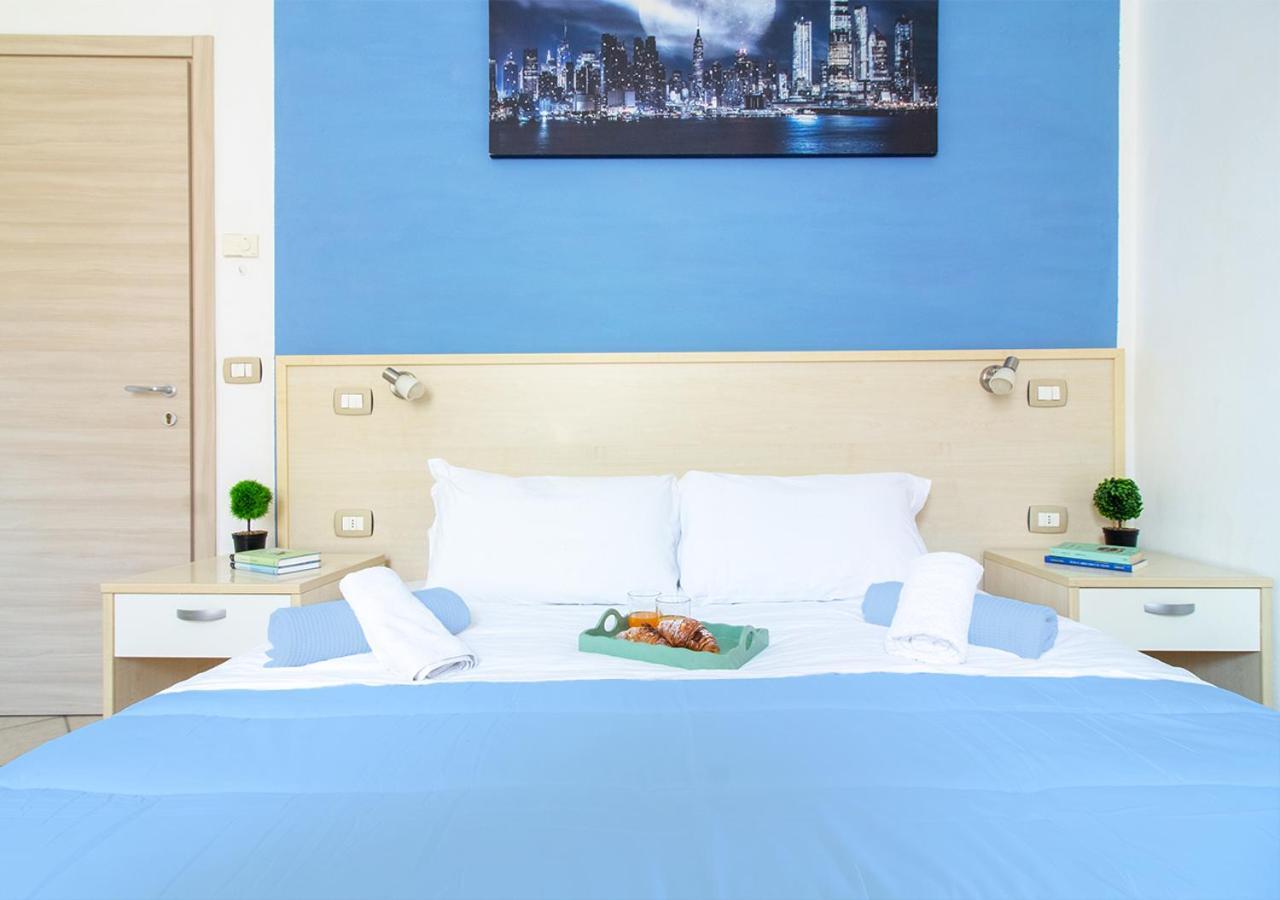 Athena Rooms - Parcheggio Privato ボローニャ エクステリア 写真