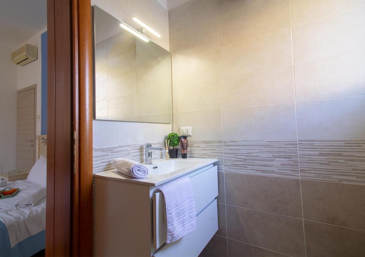 Athena Rooms - Parcheggio Privato ボローニャ エクステリア 写真