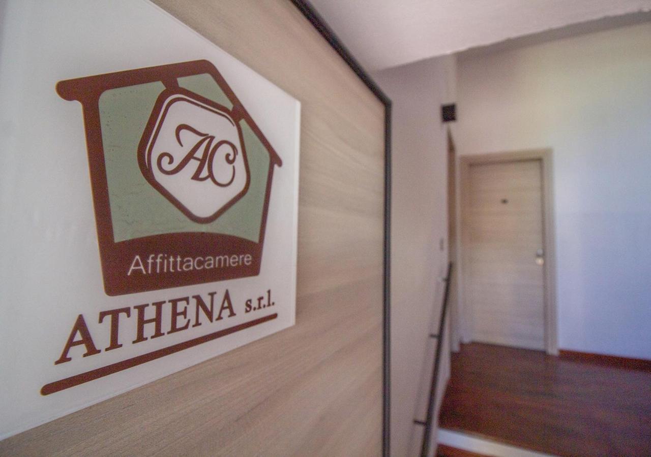 Athena Rooms - Parcheggio Privato ボローニャ エクステリア 写真