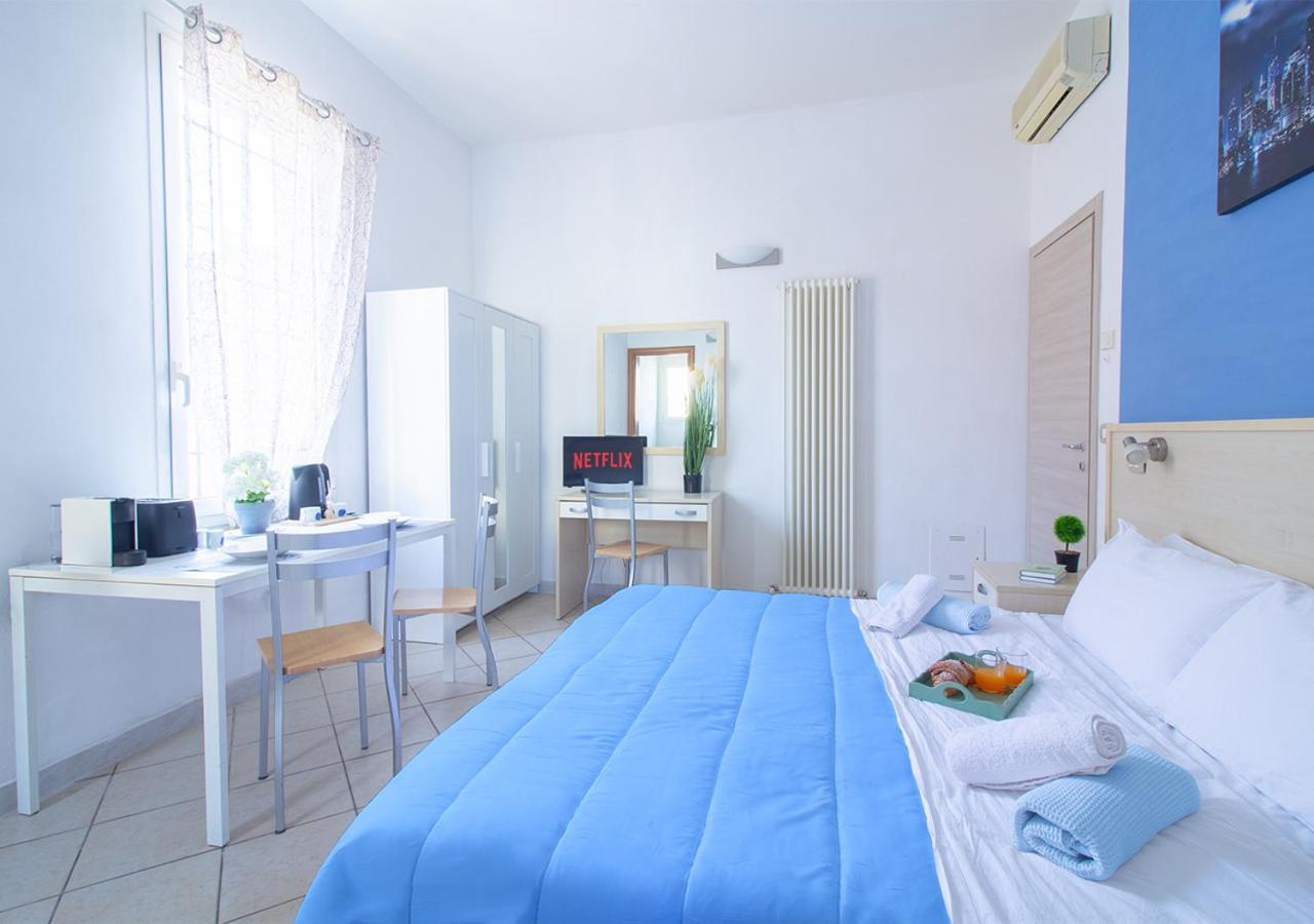 Athena Rooms - Parcheggio Privato ボローニャ エクステリア 写真