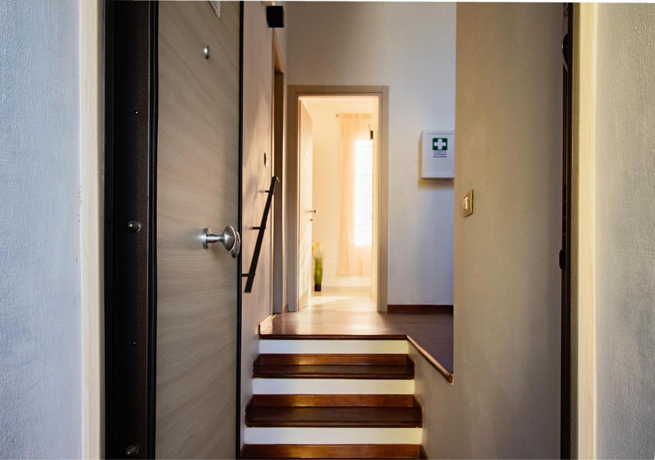 Athena Rooms - Parcheggio Privato ボローニャ エクステリア 写真