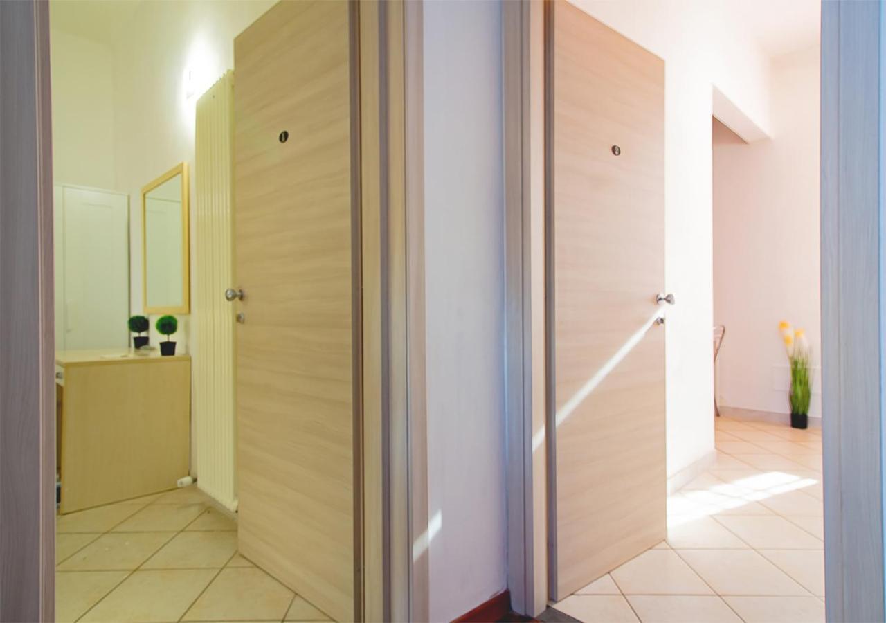 Athena Rooms - Parcheggio Privato ボローニャ エクステリア 写真
