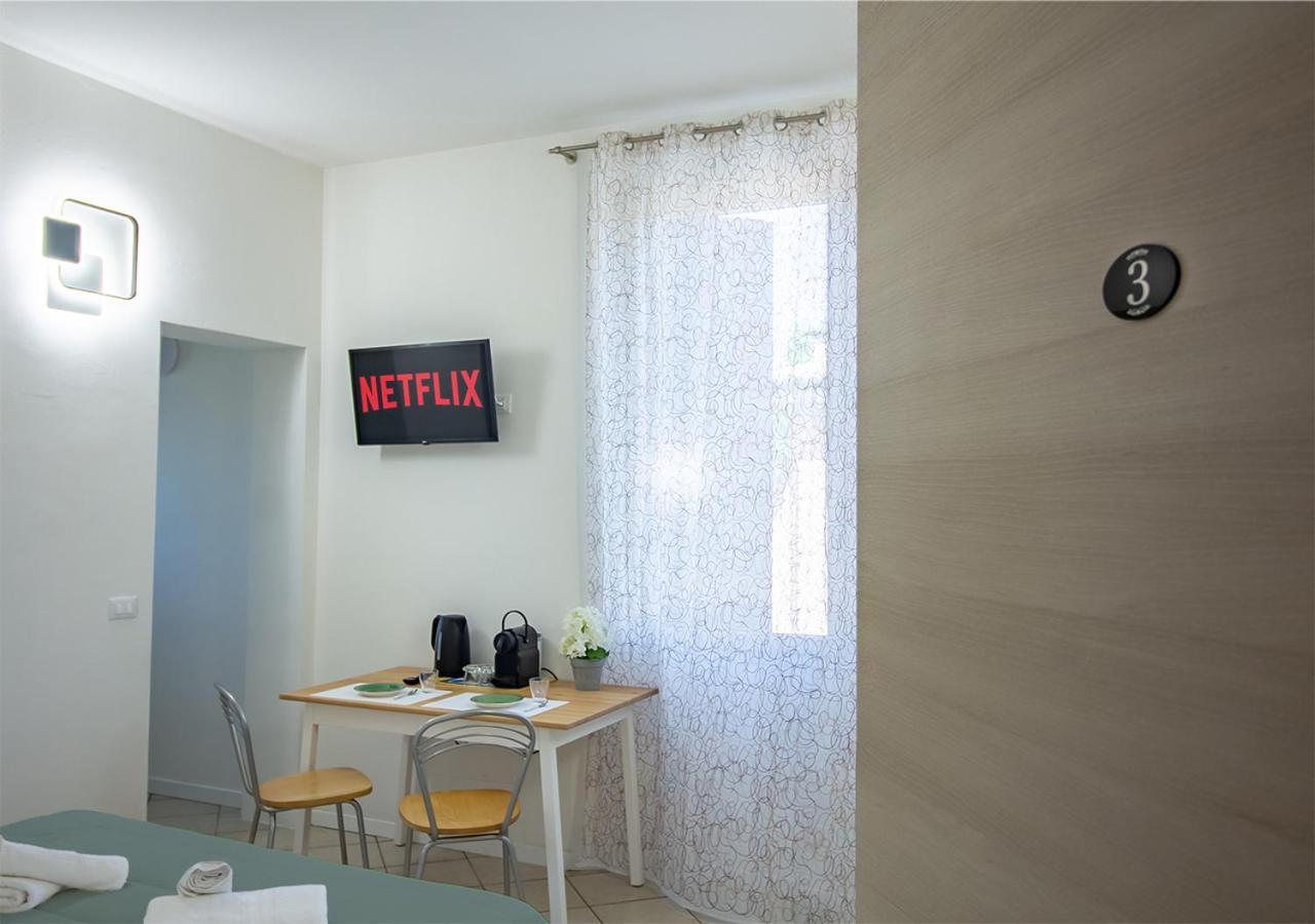 Athena Rooms - Parcheggio Privato ボローニャ エクステリア 写真